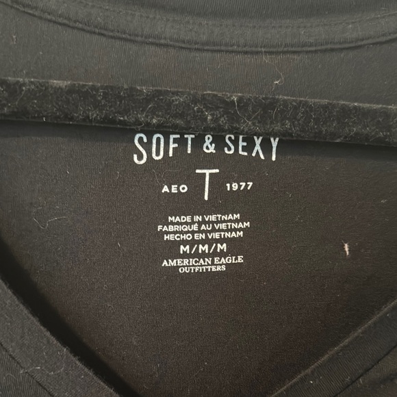 American Eagle Outfitters Black Short Sleeve Tee womens medium v neck - Picture 2 of 11